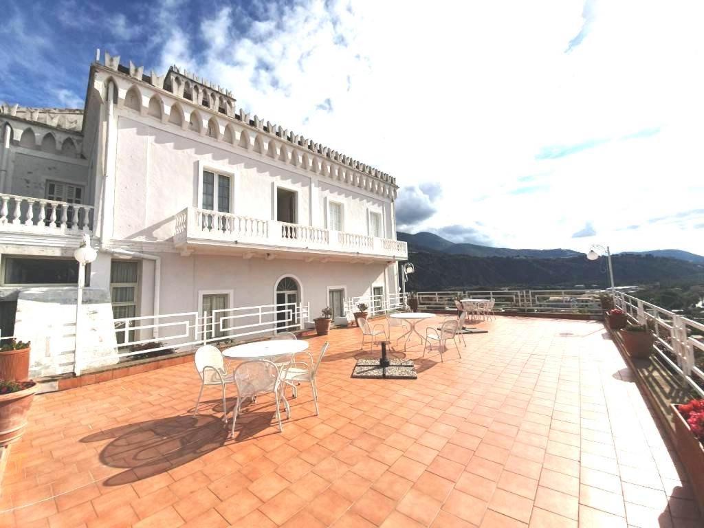 Appartamento Nel Fabbricato Denominato Il Castello プラーイア・ア・マーレ エクステリア 写真